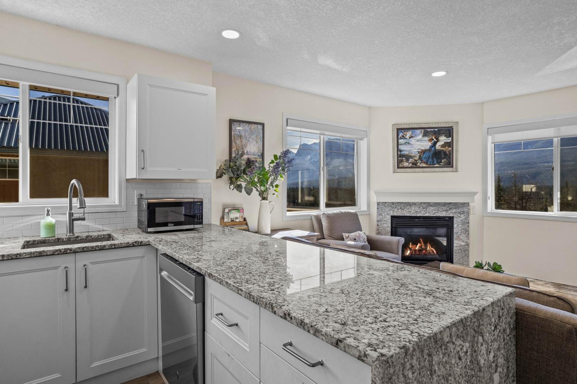 Apartamento B212 Hot Tub, Ac X3, Parking, 2 Min To Banff Gate Canmore Exterior foto