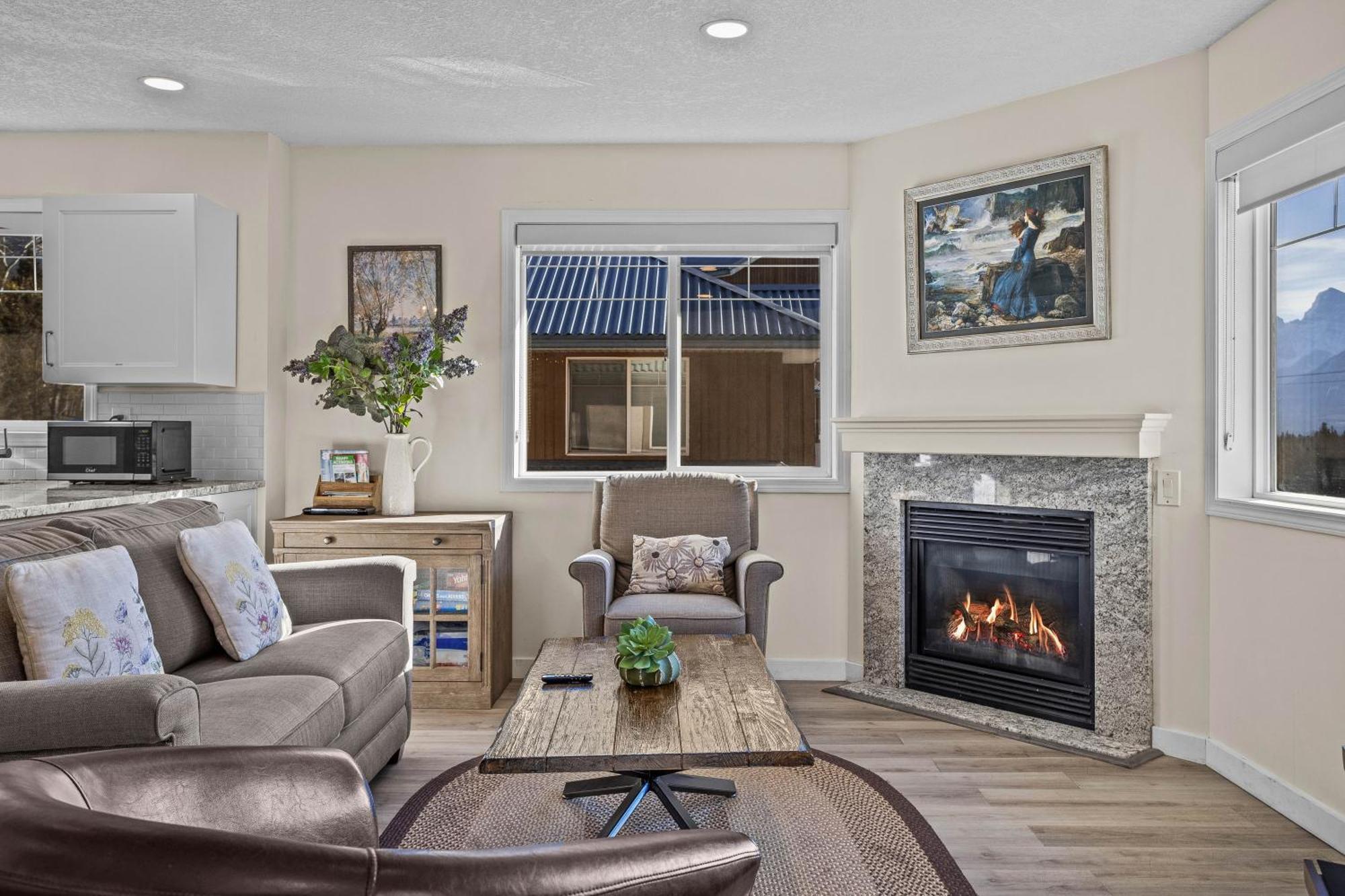 Apartamento B212 Hot Tub, Ac X3, Parking, 2 Min To Banff Gate Canmore Exterior foto