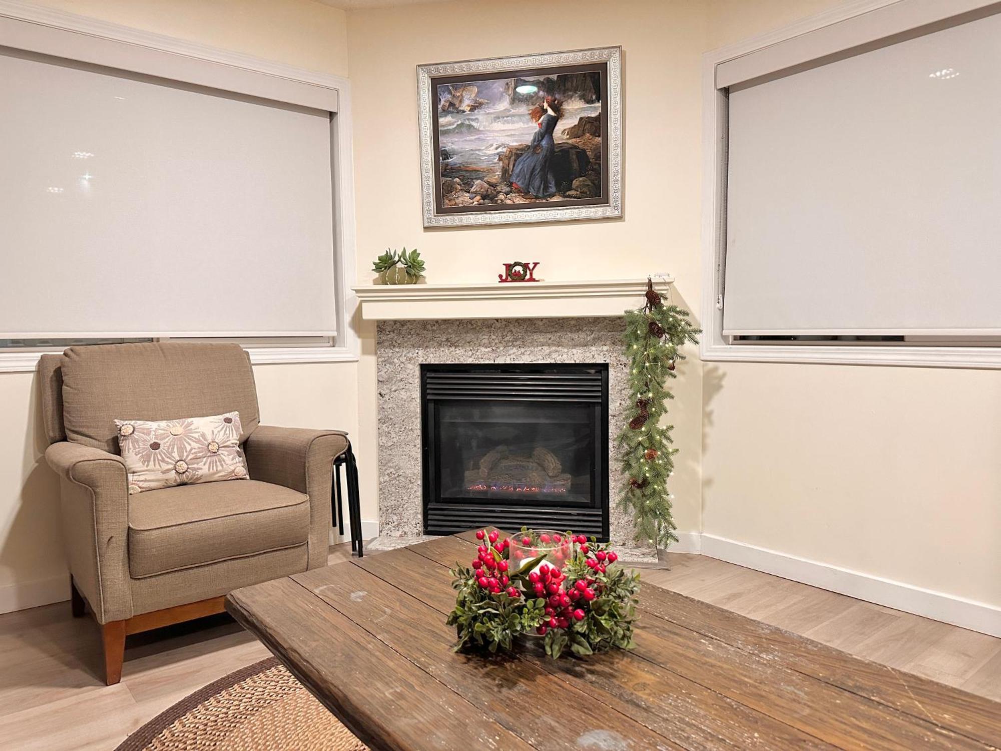 Apartamento B212 Hot Tub, Ac X3, Parking, 2 Min To Banff Gate Canmore Exterior foto